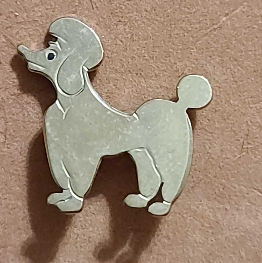 Goldtone pood pin